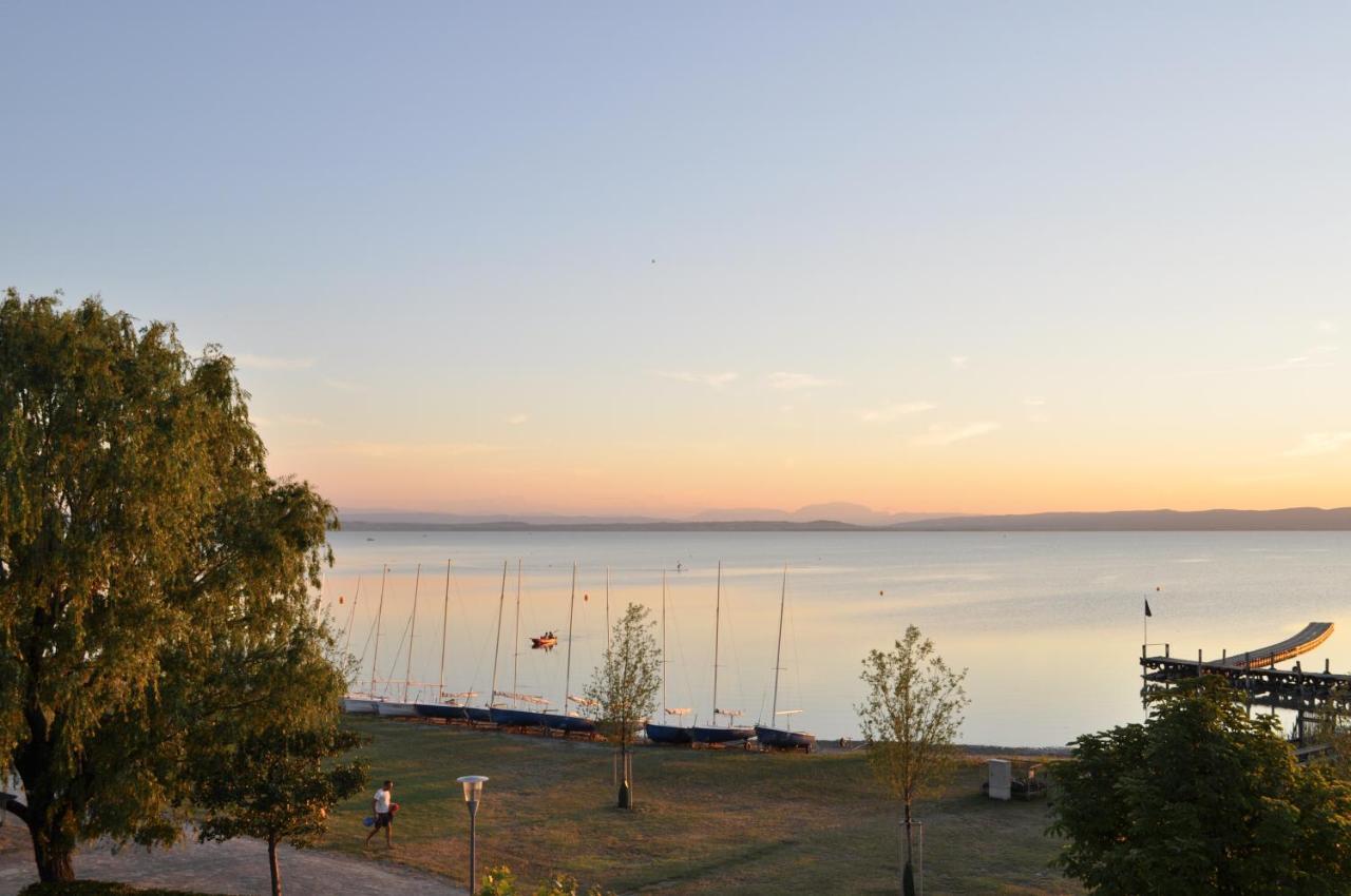 Seehotel Herlinde Podersdorf am See Exterior photo