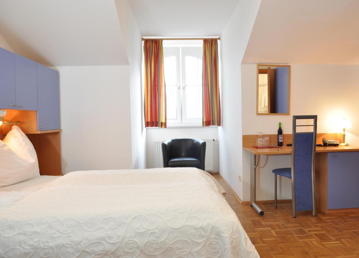 Seehotel Herlinde Podersdorf am See Exterior photo
