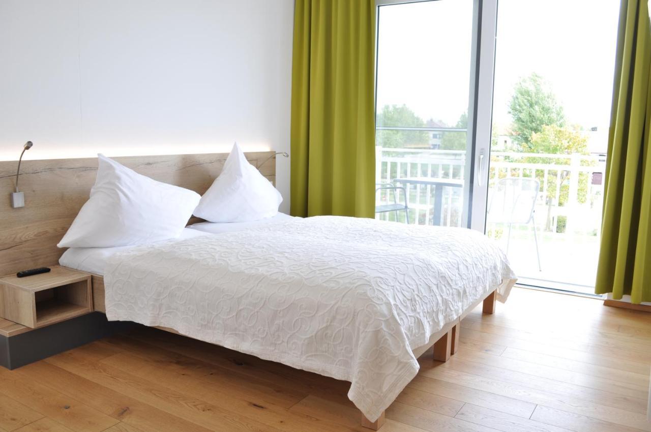 Seehotel Herlinde Podersdorf am See Exterior photo